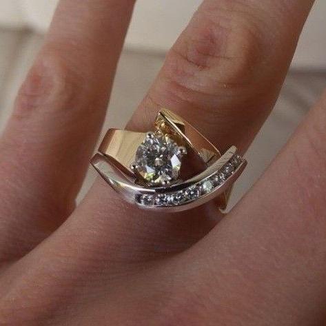 Vintage Irregular Gold Zirconia Ring